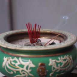 Smudging in Worcester Park: The Use of Sage Incense for Cleansing Spaces